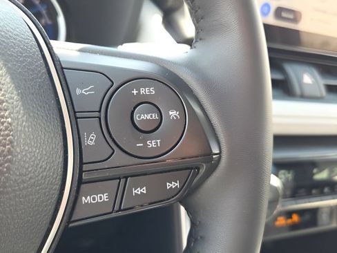 Used 2025 Toyota RAV4 XLE w/ Convenience Package image 24