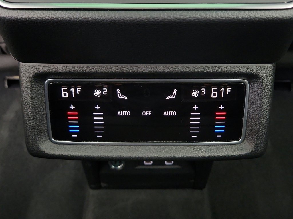 Used 2022 Audi e-tron Premium AWD/4WD image 28