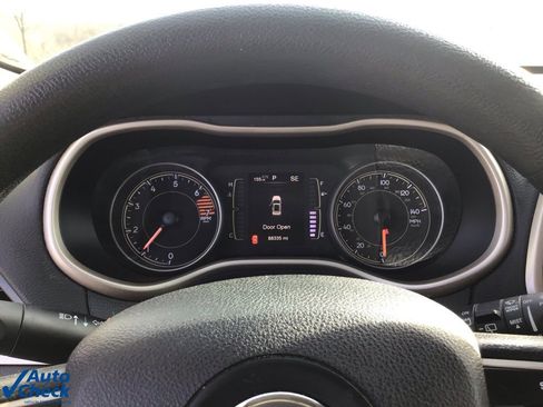 Used 2017 Jeep Cherokee Sport w/ Safety Group image 35