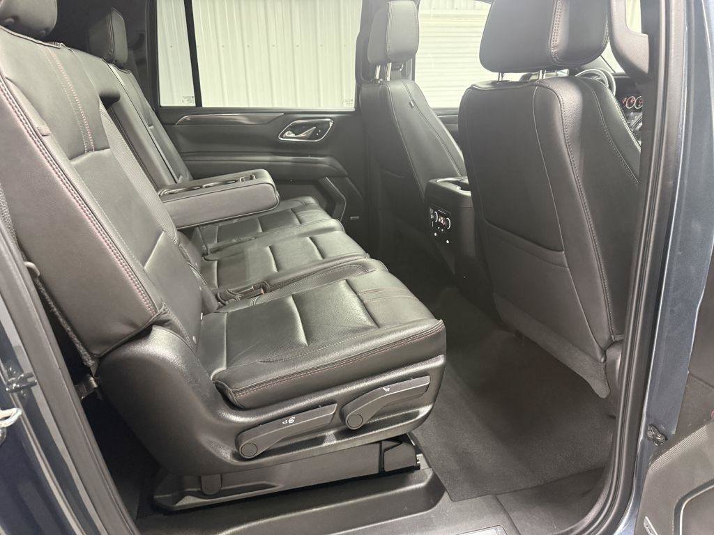 Used 2021 Chevrolet Suburban RST AWD/4WD image 30