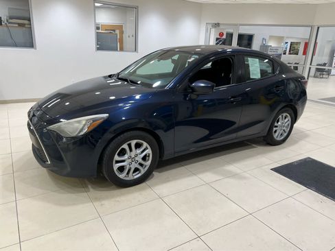 Used 2018 Toyota Yaris iA image 3