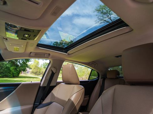 Used 2020 Lexus ES 350 w/ Premium Package FWD image 13