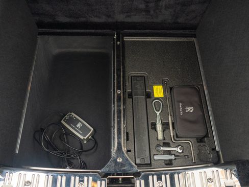 Used 2007 Rolls-Royce Phantom Sedan RWD image 41