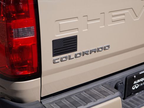 Used 2022 Chevrolet Colorado Z71 AWD/4WD image 9