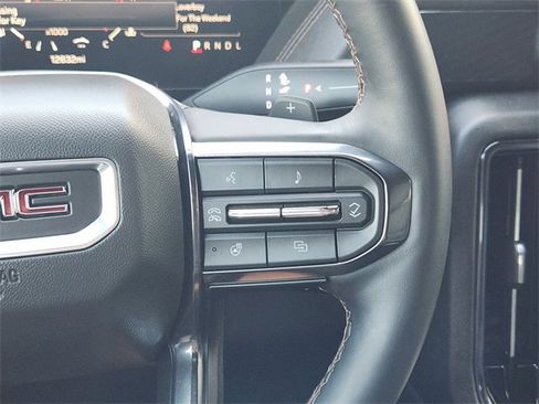 Used 2025 GMC Yukon AT4 w/ AT4 Premium Plus Package AWD/4WD image 30