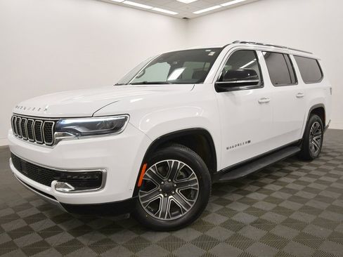 Used 2024 Jeep Wagoneer L Series II w/ Flexible Seating Group image 2