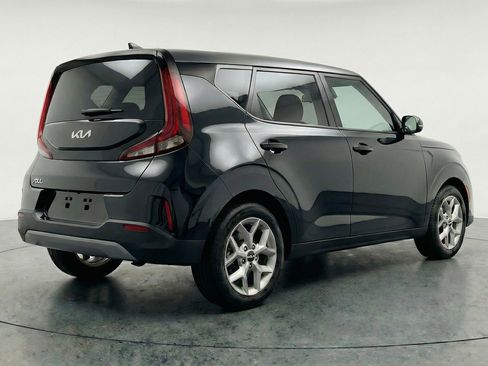 Used 2025 Kia Soul LX w/ LX Technology Package FWD image 9