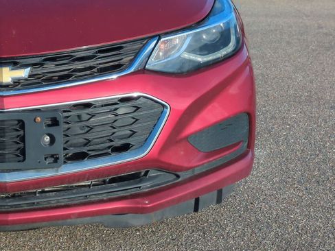 Used 2017 Chevrolet Cruze LT w/ Sun And Sound Package FWD image 10