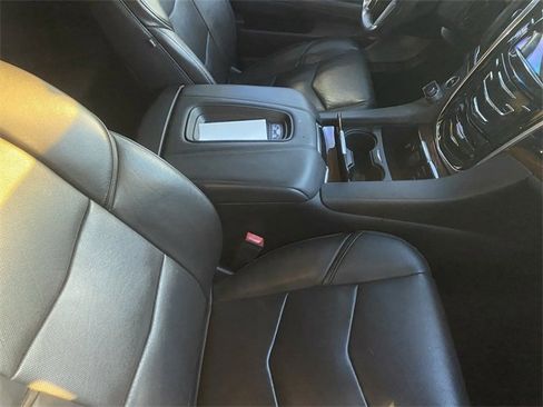 Used 2019 Cadillac Escalade ESV Premium Luxury image 6