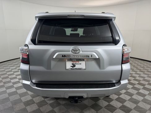 Used 2024 Toyota 4Runner SR5 AWD/4WD image 9