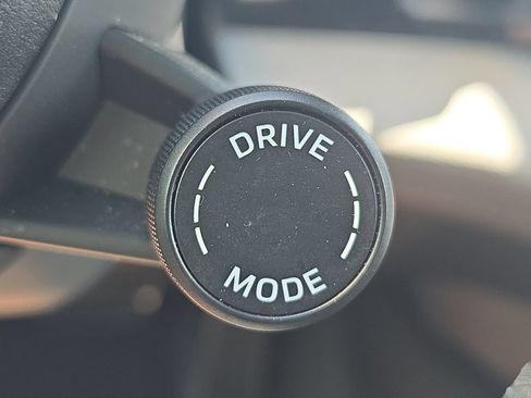 Certified 2025 Porsche Taycan RWD image 25