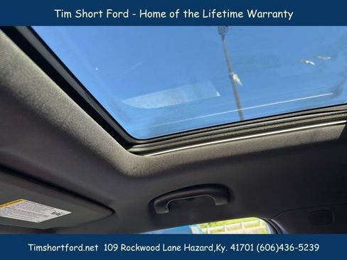 Used 2022 Chevrolet TrailBlazer RS w/ Sun and Liftgate Package AWD/4WD image 17