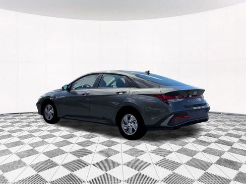 New 2026 Hyundai Elantra SE image 6