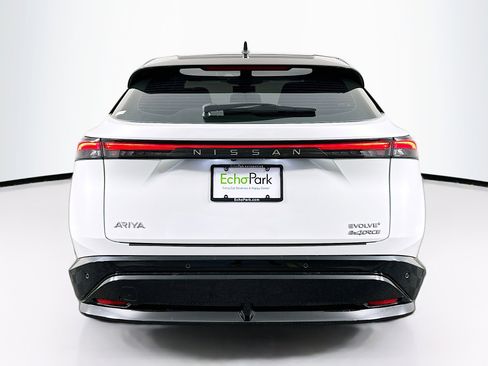 Used 2023 Nissan Ariya AWD image 7