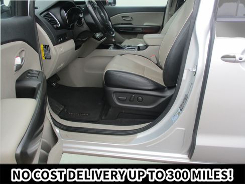 Used 2019 Kia Sedona EX FWD image 18