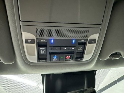 Used 2017 Acura MDX SH-AWD w/ Technology Package image 34