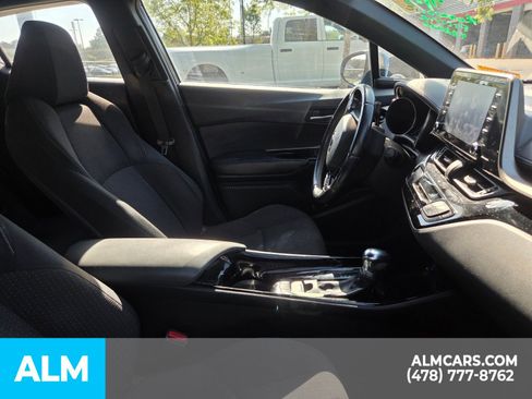 Used 2019 Toyota C-HR XLE image 16