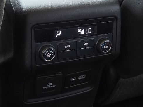 Used 2021 GMC Acadia SLE w/ Driver Convenience Package FWD image 16