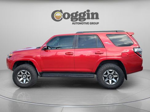 Used 2021 Toyota 4Runner TRD Off-Road Premium AWD/4WD image 3