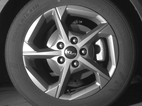 Used 2025 Kia K4 FWD image 13