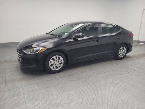 Used 2017 Hyundai Elantra SE FWD image 2