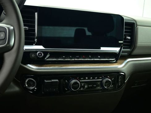 Used 2024 Chevrolet Silverado 1500 LT image 19