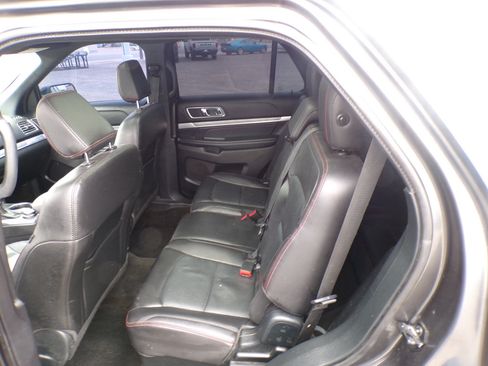 Used 2018 Ford Explorer Sport AWD/4WD image 16