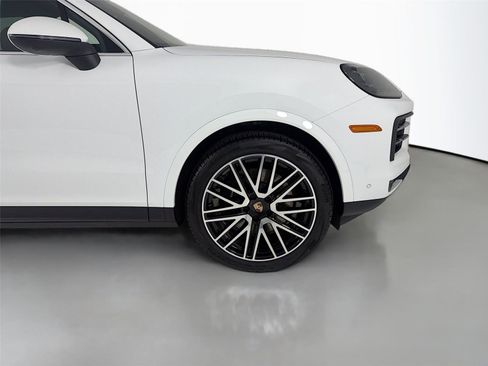 New 2026 Porsche Cayenne image 28