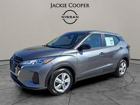 New 2025 Nissan Kicks Play S image 1