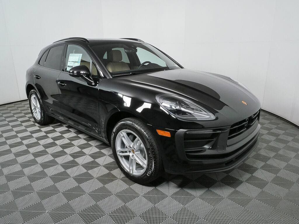 Certified 2026 Porsche Macan AWD/4WD image 26