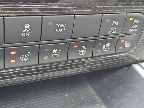 Used 2017 RAM 2500 Limited image 19