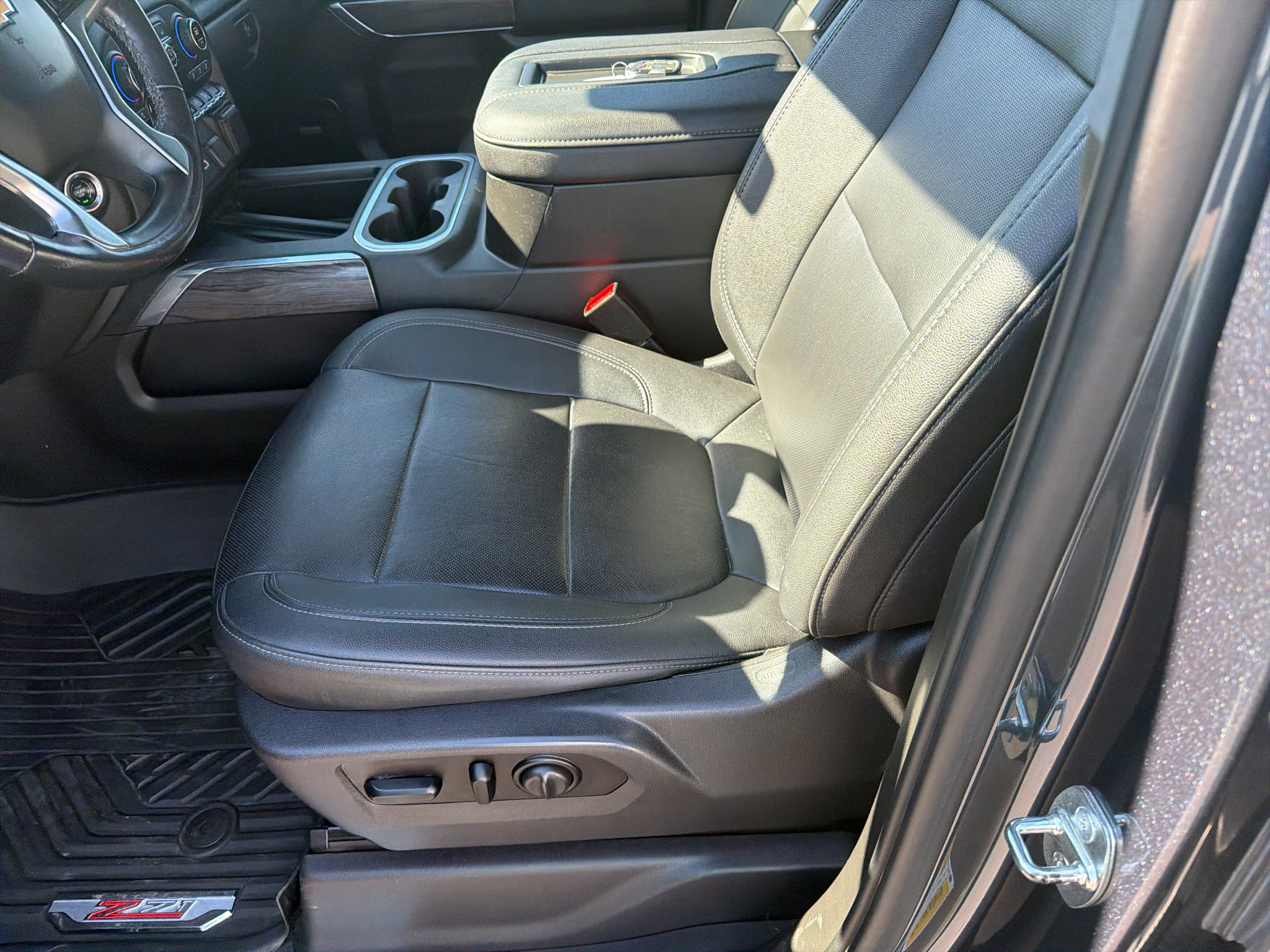 Used 2021 Chevrolet Silverado 1500 LTZ AWD/4WD image 13