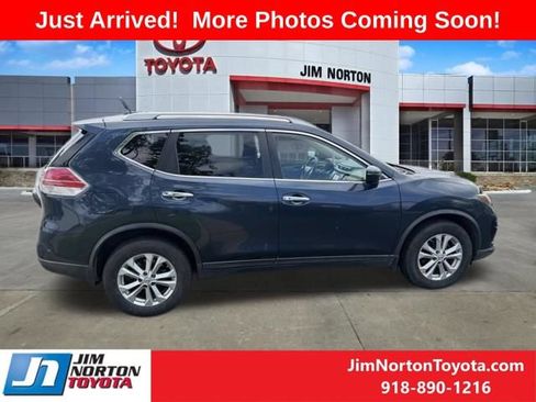 Used 2016 Nissan Rogue SV w/ SV Premium Package AWD/4WD image 7