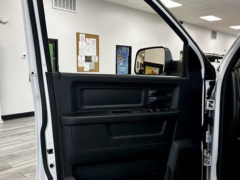 Used 2020 RAM 3500 Tradesman w/ Chrome Appearance Group image 15