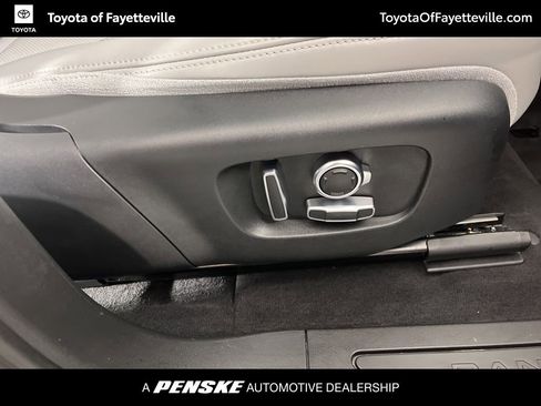 Used 2021 Land Rover Range Rover Evoque SE image 8