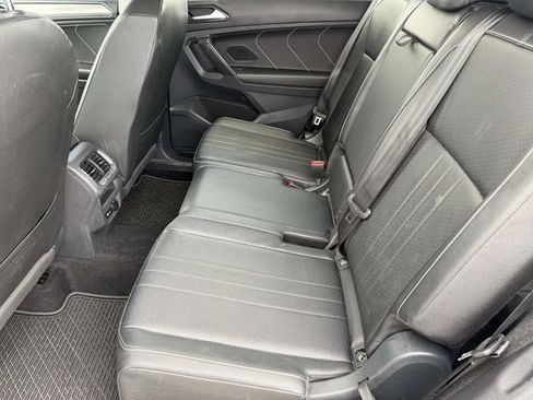 Used 2023 Volkswagen Tiguan SE FWD image 18