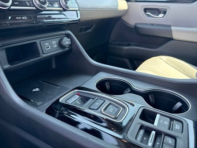 Used 2025 Honda Pilot Touring image 13