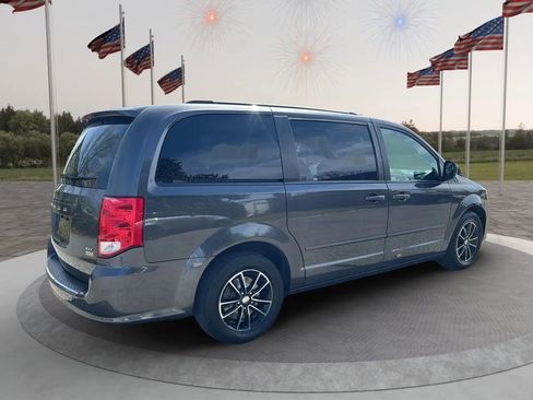 Used 2017 Dodge Grand Caravan GT image 5