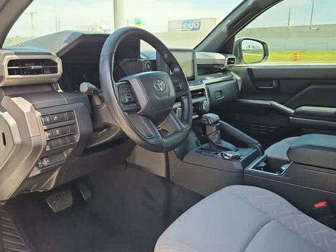 Certified 2025 Toyota Tacoma SR5 AWD/4WD image 10