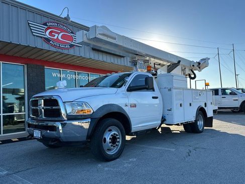 Used 2011 RAM 5500 2WD Regular Cab w/ ST Decor Group image 2