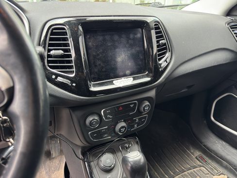 Used 2019 Jeep Compass Limited w/ Safety & Security Group AWD/4WD image 10