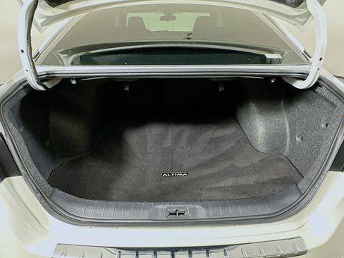 Used 2022 Nissan Altima 2.5 SR w/ Midnight Edition Package FWD image 30