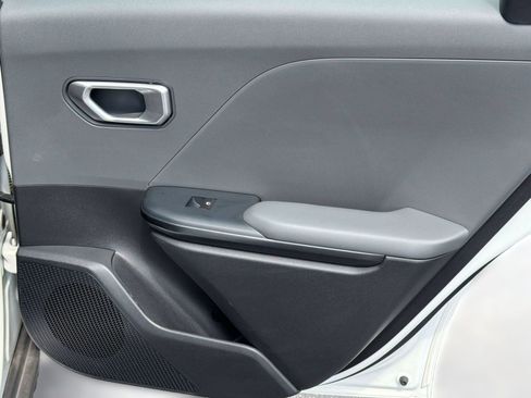 Used 2025 Kia K4 FWD image 31