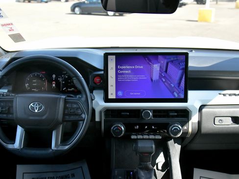 Used 2024 Toyota Tacoma TRD Off-Road image 40