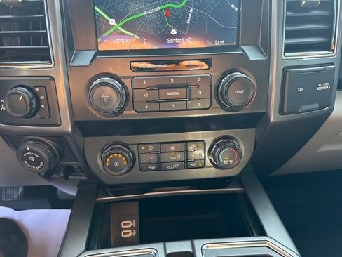 Used 2020 Ford F150 XLT w/ Equipment Group 302A Luxury AWD/4WD image 32