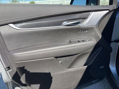 Used 2024 Cadillac XT6 Sport image 8