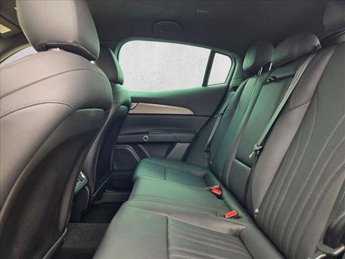 Used 2024 Maserati Grecale GT image 14