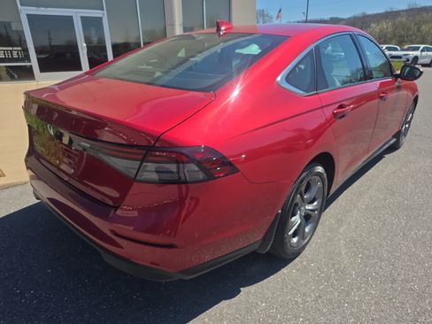 Used 2023 Honda Accord EX image 5
