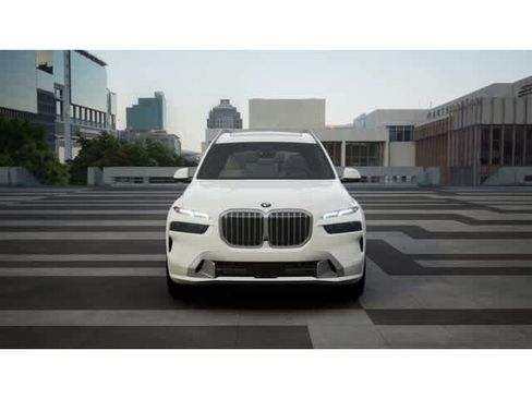 Used 2026 BMW X7 xDrive40i image 3