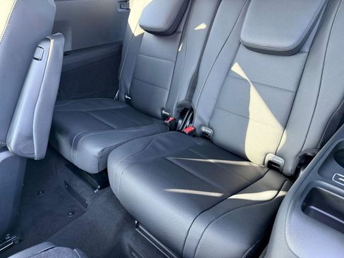 Certified 2026 Mercedes-Benz GLS 450 4MATIC image 24